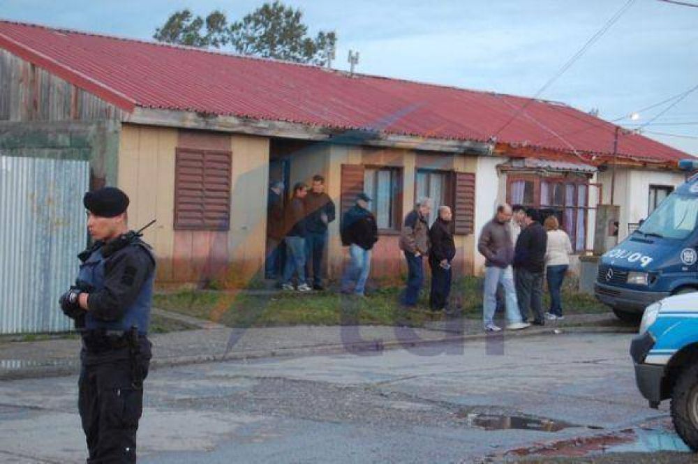 Joven se habr�a quitado la vida manipulando un arma de fuego