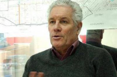 Lui rechaza cuestionamiento por haber sido Superintendente de Aguas en un gobierno de facto 