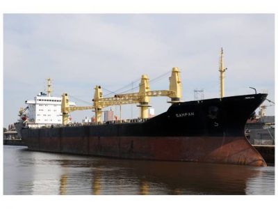 El gran buque Sampan amarrado en el puerto santafesino est� embargado 