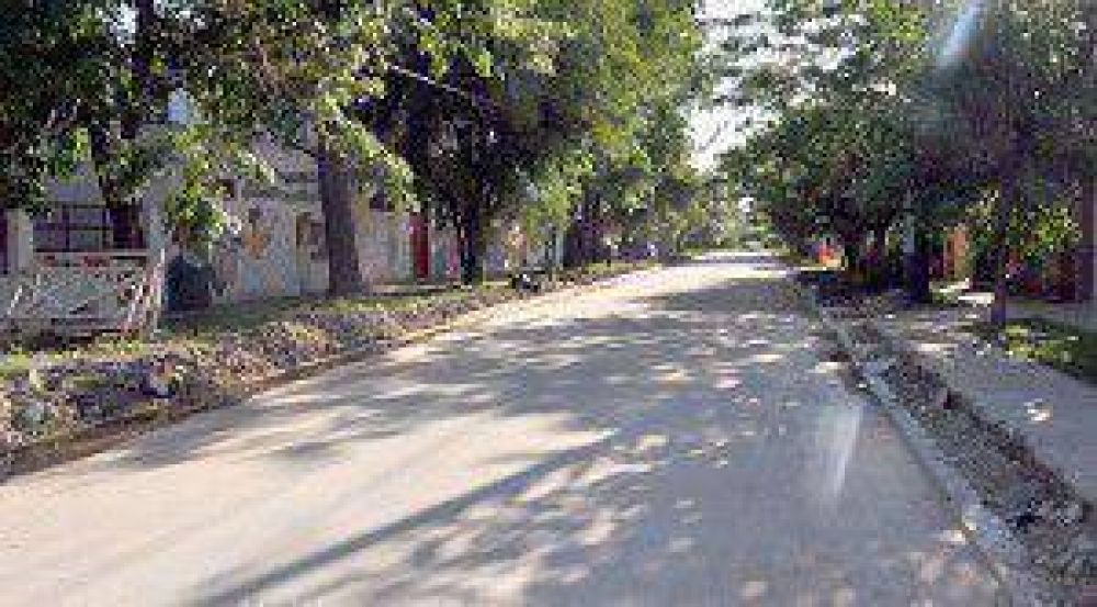 Asfaltaron Olleros, el acceso a la Escuela N�71 de Llavallol