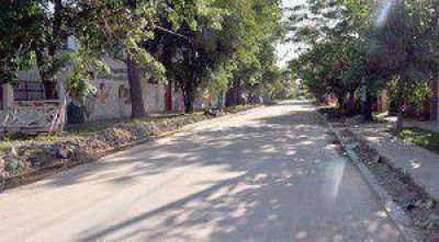 Asfaltaron Olleros, el acceso a la Escuela N�71 de Llavallol