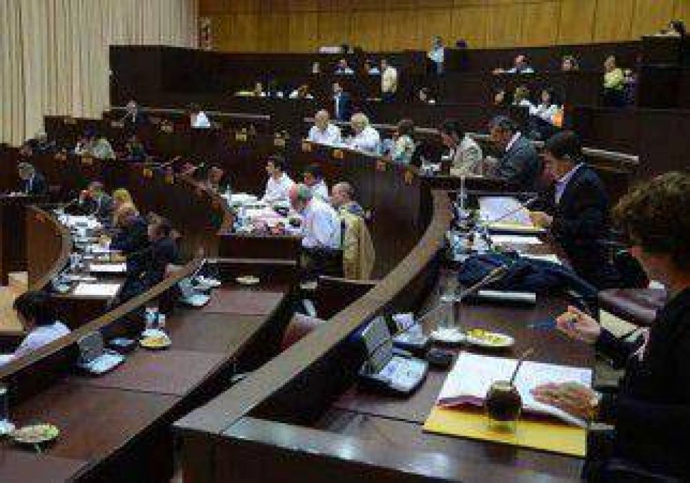 Varios proyectos pol�micos, a marzo 