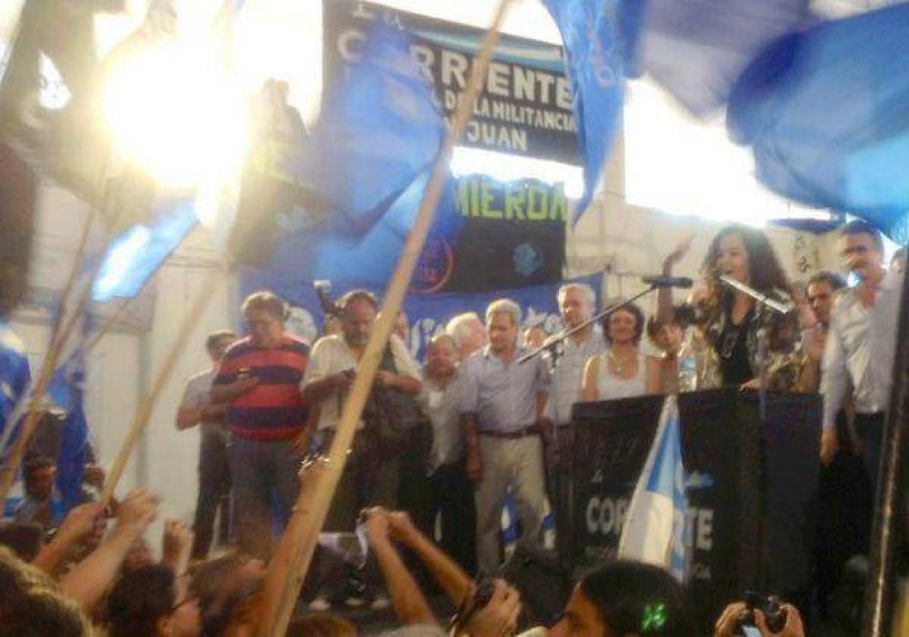 La Senadora Luna estuvo presente en el Congreso de La Corriente