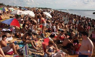 Playas llenas en un sofocante domingo y a d�as del verano