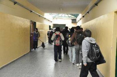 Casi 10.000 chicos tendr�n que estudiar en verano