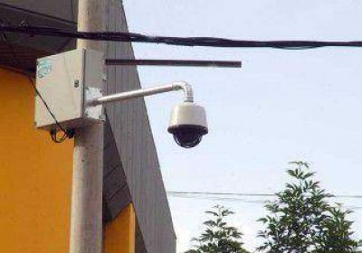 Vecinos cuestionan utilidad de c�maras de seguridad 