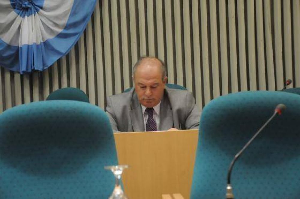 Diputado dijo que asistir�a a una hipot�tica sesi�n extraordinaria