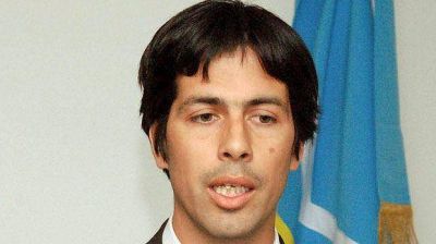 Cufr� acus� a PAE de tener �falta de compromiso con el territorio�