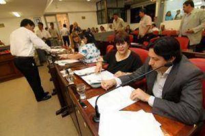 Concejales peronistas advierten que el radicalismo aprobar� un impuestazo