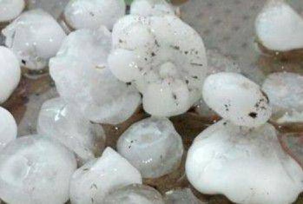 Viento, poca lluvia y mucho granizo en Las Bre�as