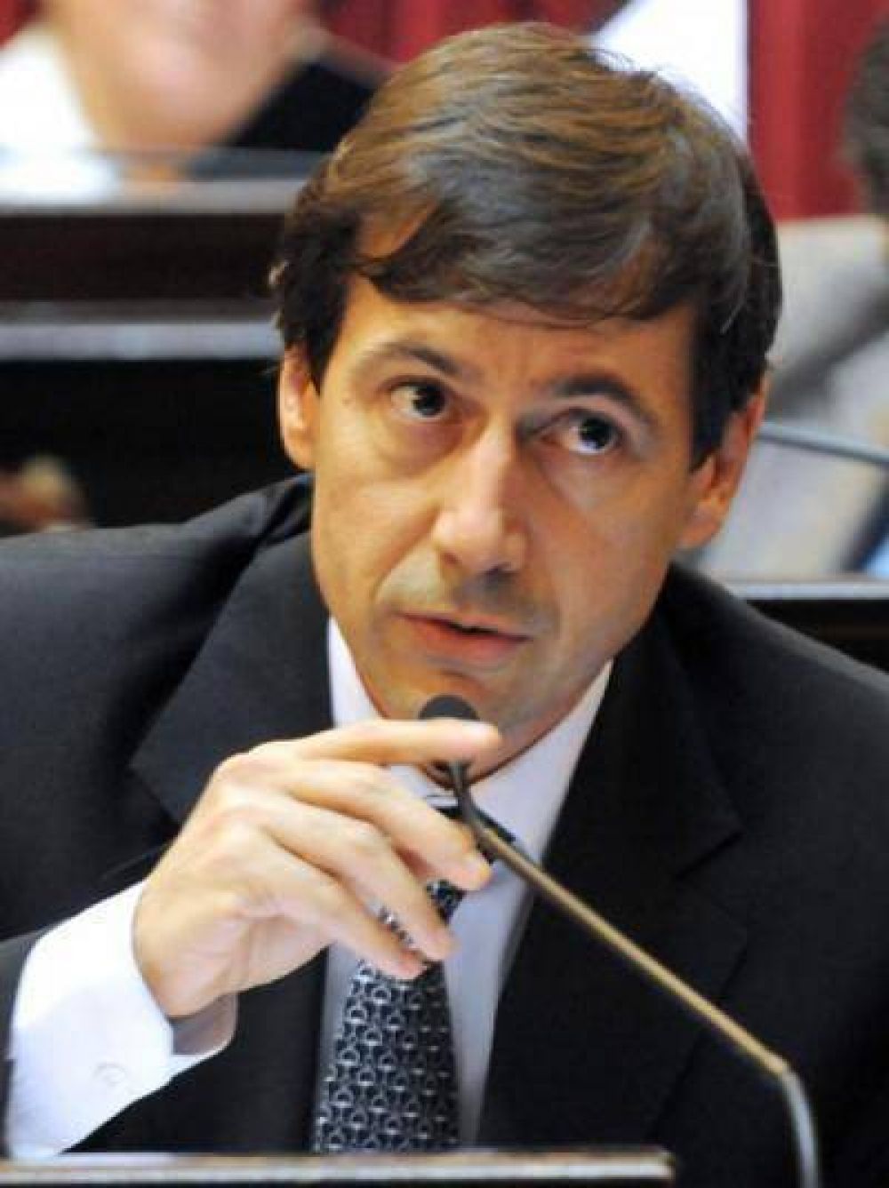 Naidenoff insisti� con una conspiraci�n pol�tico - judicial