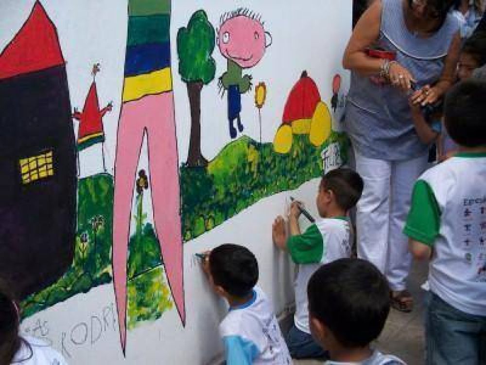 ATE - Conmemoraci�n de los Derechos del Ni�o - descubrimos m�s murales