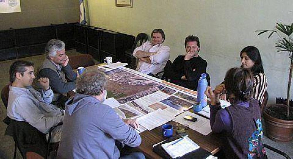 Desarrolladores se reunieron con concejales para analizar el pol�mico proyecto