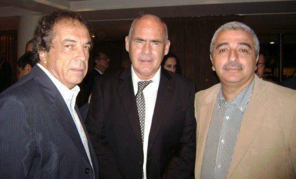 Meyer estrech� v�nculos con Antonio y prometi� su apoyo