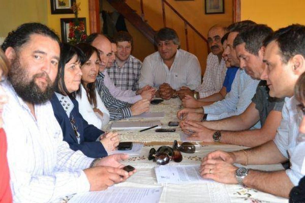 Legisladores, Melella, Queno y el Gobierno analizaron herramientas para destrabar la situaci�n
