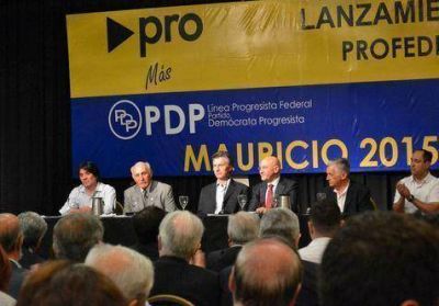 �Qu� concejal de San Mart�n particip� en acto de apoyo a �Macri 2015�?