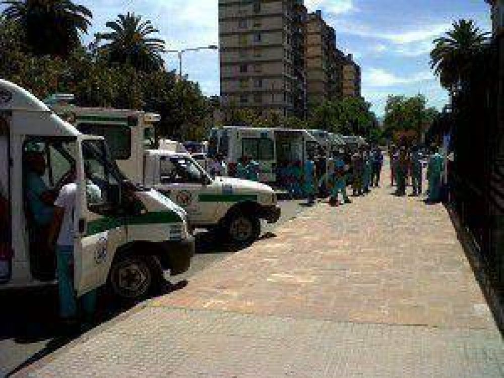 Personal del SAME Jujuy reclam� frente a Casa de Gobierno por incumplimiento de parte de autoridades de Salud