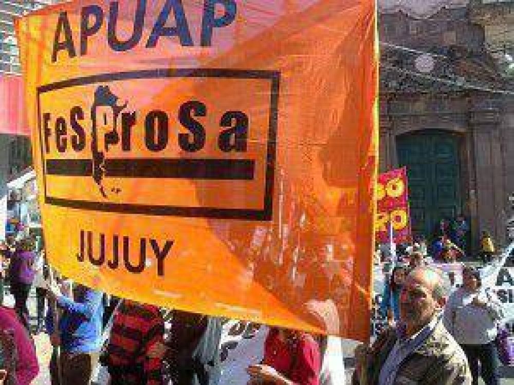 Profesionales de Jujuy manifestaron su malestar con el gobierno de Fellner por las leyes de pase a planta permanente y las jubilaciones forzadas