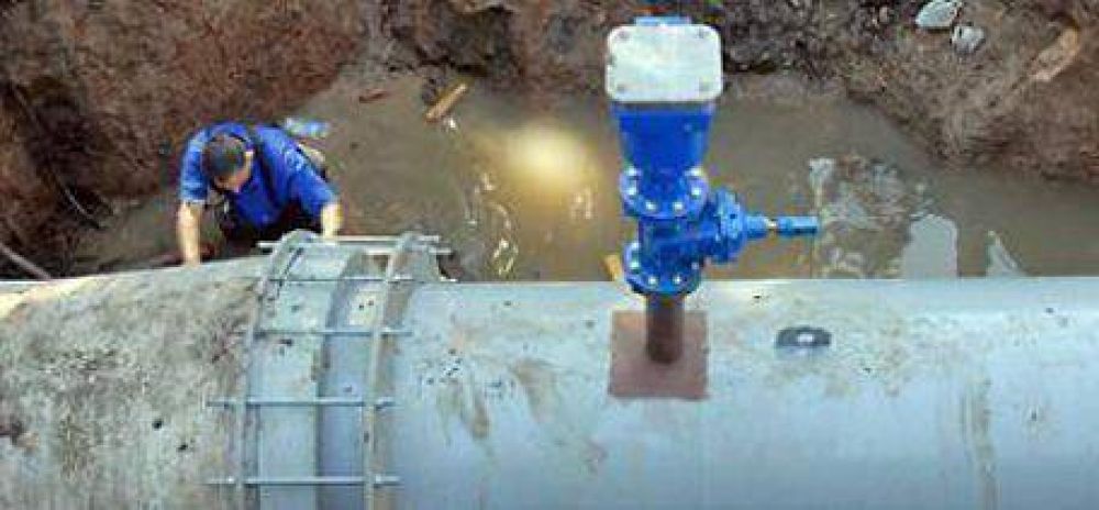 Mientras se construyen los acueductos: El agua para nuestra regi�n podr�a llegar desde C�rdoba
