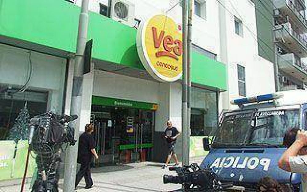LAN�S: Asalto a Plaza Vea: intensifican la b�squeda del delincuente pr�fugo