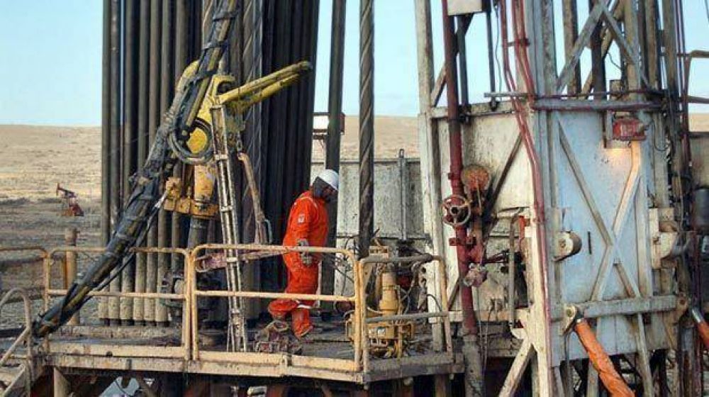 Petroleros paralizaron equipos de DLS en Santa Cruz norte