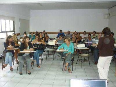 COLACI�N DE GRADO EN LA UNIVERSIDAD ATL�NTIDA ARGENTINA