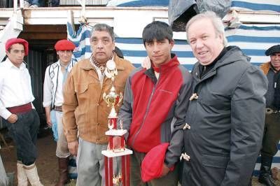Peralta salud� a los jinetes participantes y seleccionados para el festival de Jes�s Mar�a