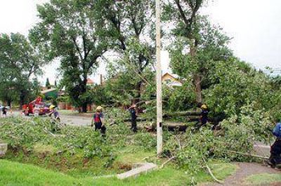 Un fuerte temporal pas� por Pergamino y caus� importantes da�os materiales