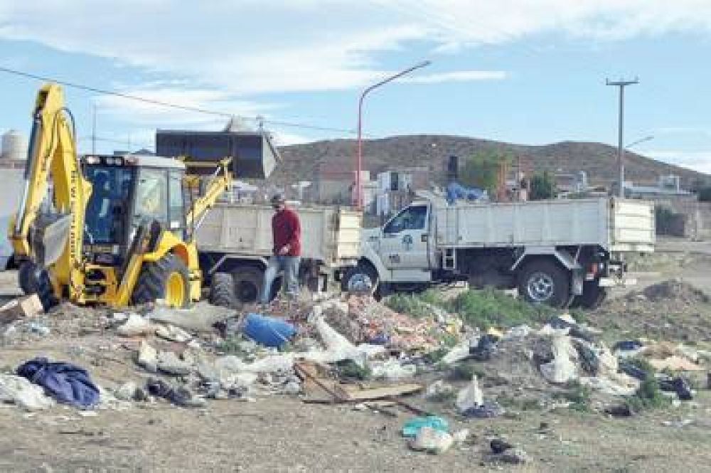 Intenso trabajo de limpieza en varios sectores de la ciudad