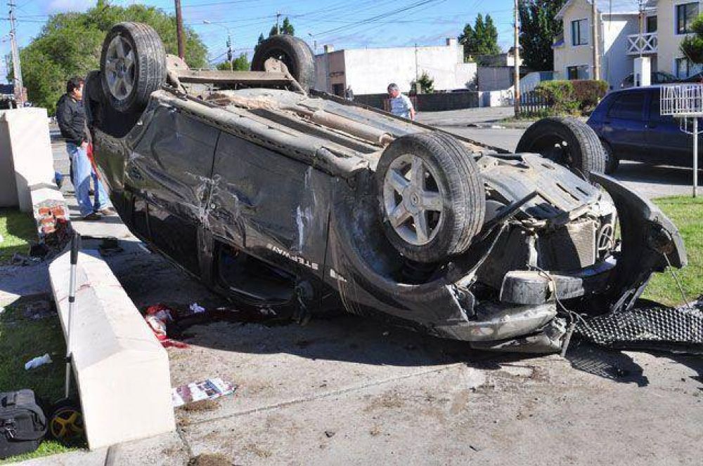 Joven muere en fatal vuelco