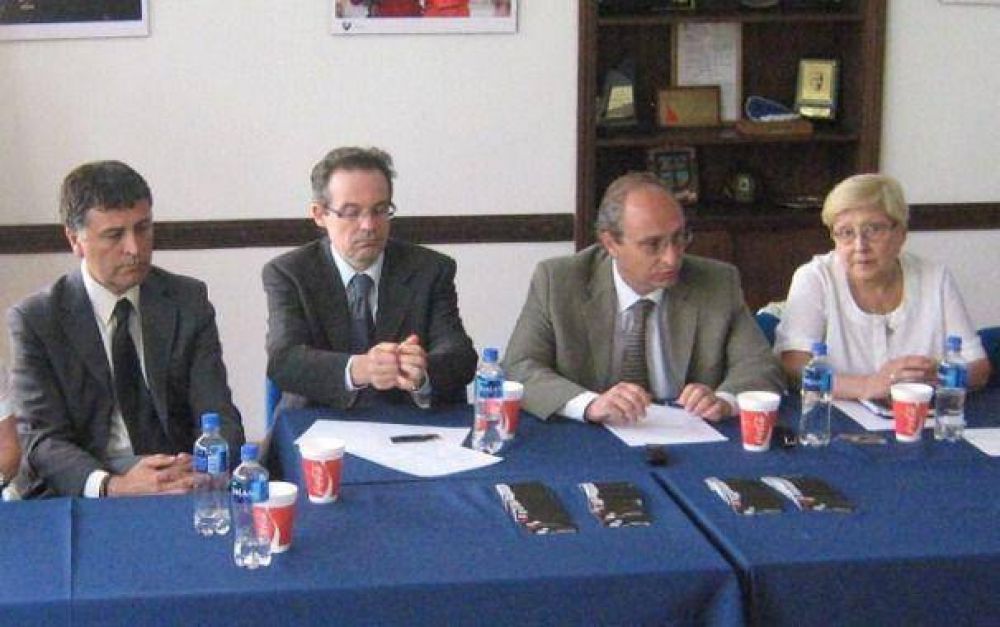 Buscan convertir un viejo prost�bulo en museo de la memoria