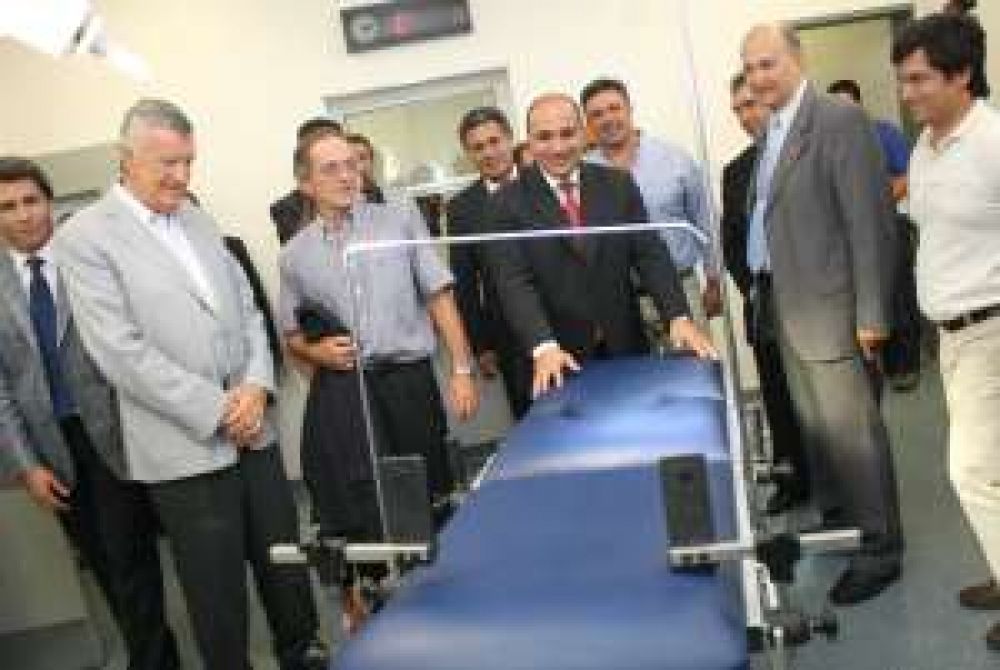 La Naci�n prometi� fondos para impulsar 2 hospitales