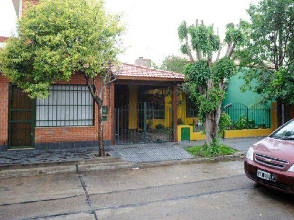 Asesinaron con un certero balazo a un docente cuando llegaba a su casa