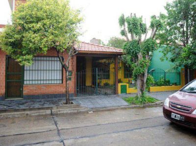 Asesinaron con un certero balazo a un docente cuando llegaba a su casa