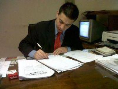 Cortocircuito en Fiscal�a por la denuncia contra Eduardito