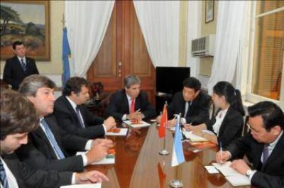 Horacio Gonz�lez recibi� a comitiva de funcionarios y empresarios de China