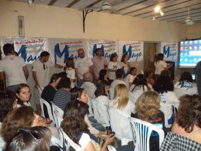  Se present� el Movimiento Mayo en Saladillo