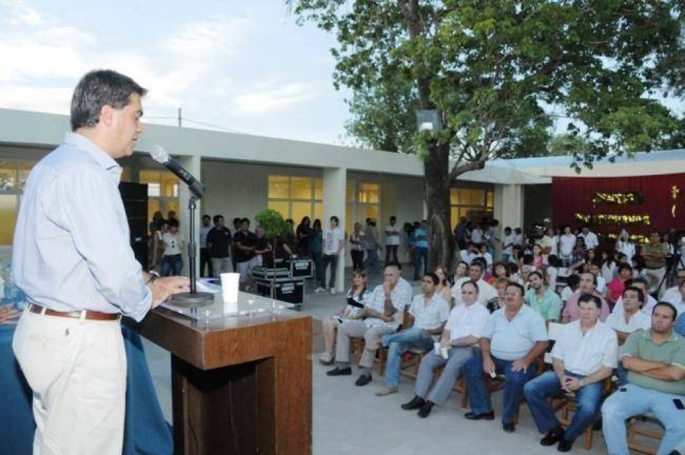 Capitanich inaugur la ampliacin de la EEP N369 "Domingo Faustino Sarmiento"