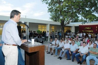 Capitanich inaugur� la ampliaci�n de la EEP N�369 "Domingo Faustino Sarmiento"