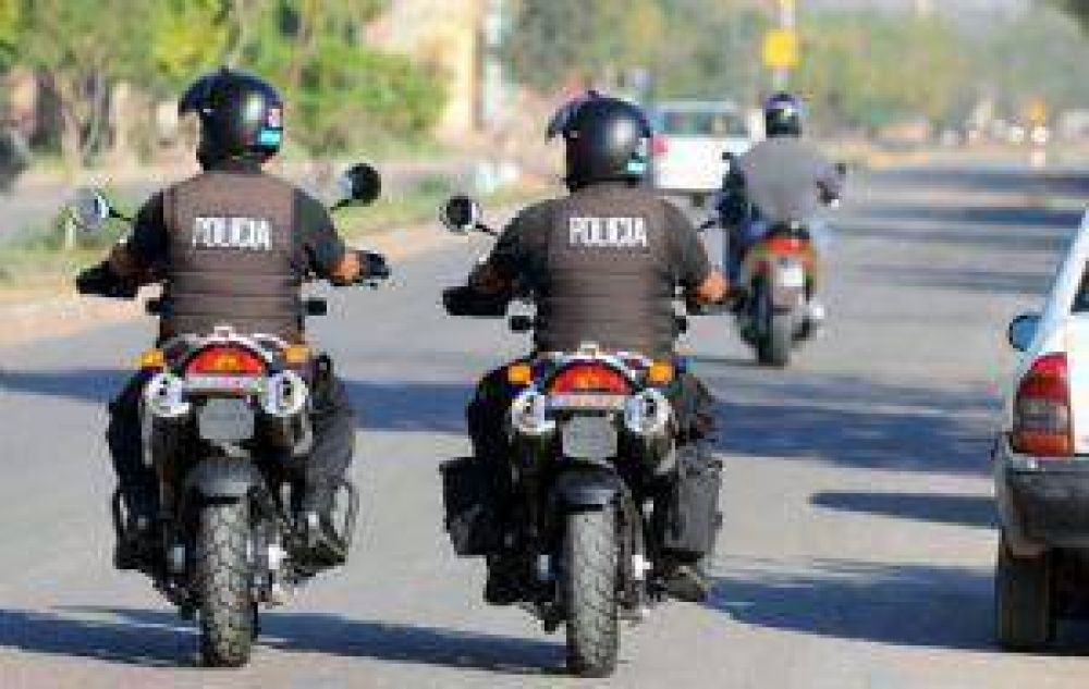 Polic�as retirados pusieron reparos al llamado del Gobierno