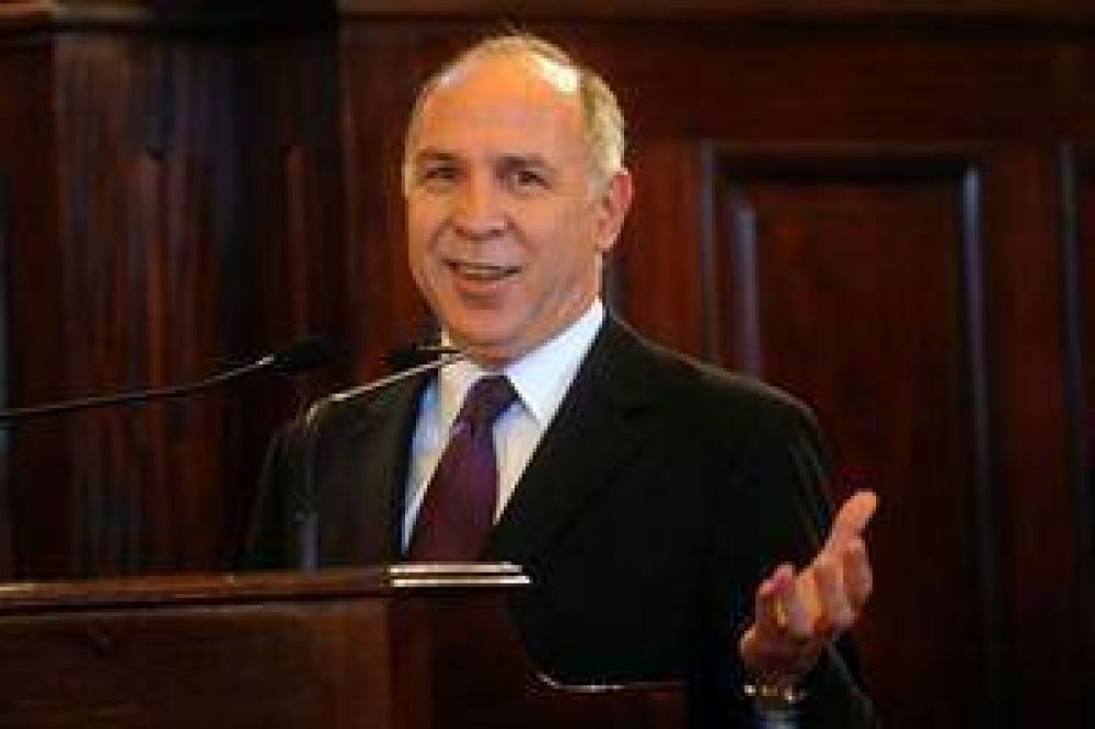 Lorenzetti: "No es bueno que exista la homogeneidad en la informaci�n"