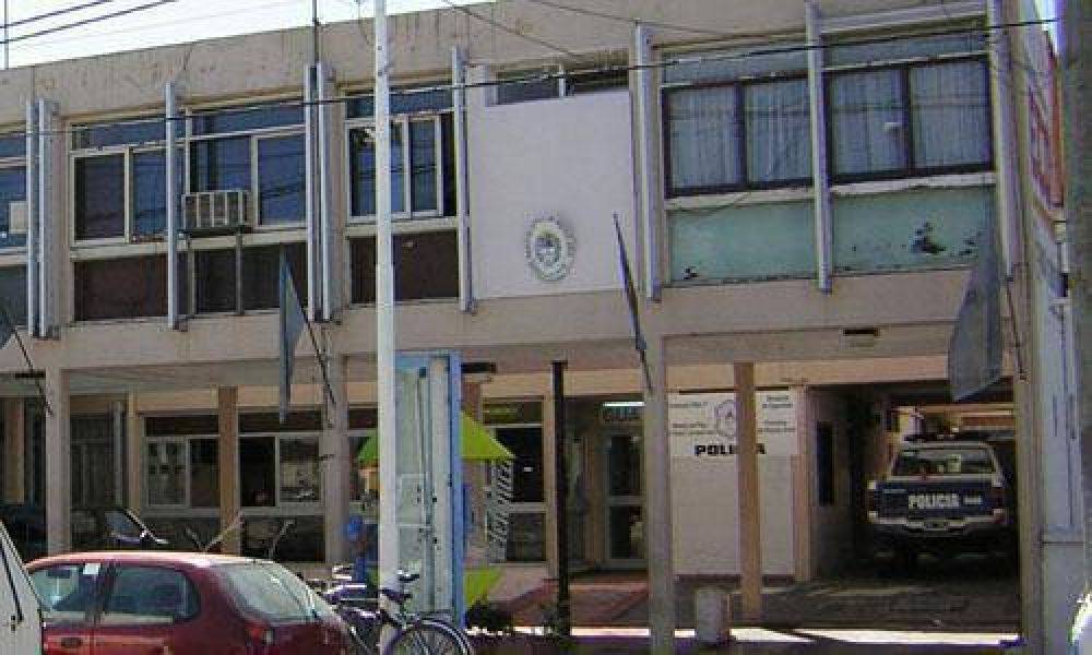 Volv�a del trabajo, le dispararon en el pecho y se salv� de milagro