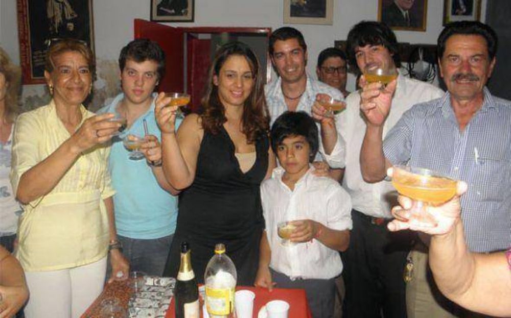 Claudia Zakhem: �Tenemos que apostar a la juventud para hacer crecer a la UCR de Pilar�