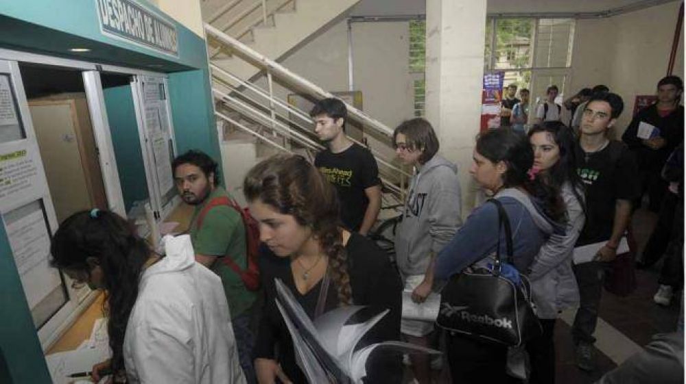 Miles de j�venes, listos para empezar la aventura universitaria