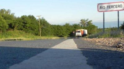 El puente est� terminado, pero no hay camino 