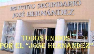 Indignaci�n en W. Escalante por fallo judicial que orden� rematar �nico colegio secundario 