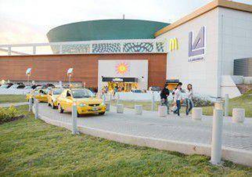 Se consolida un fuerte polo comercial 