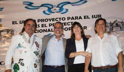 "Macri nos va a dejar sin un peso y endeudados"