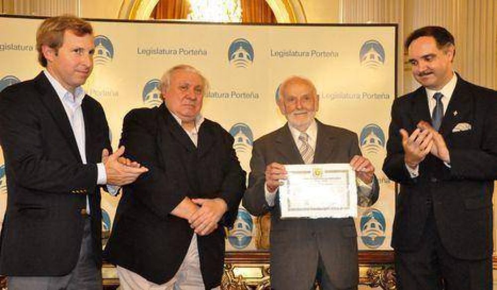 Frigerio homenaje� a las bibliotecas populares