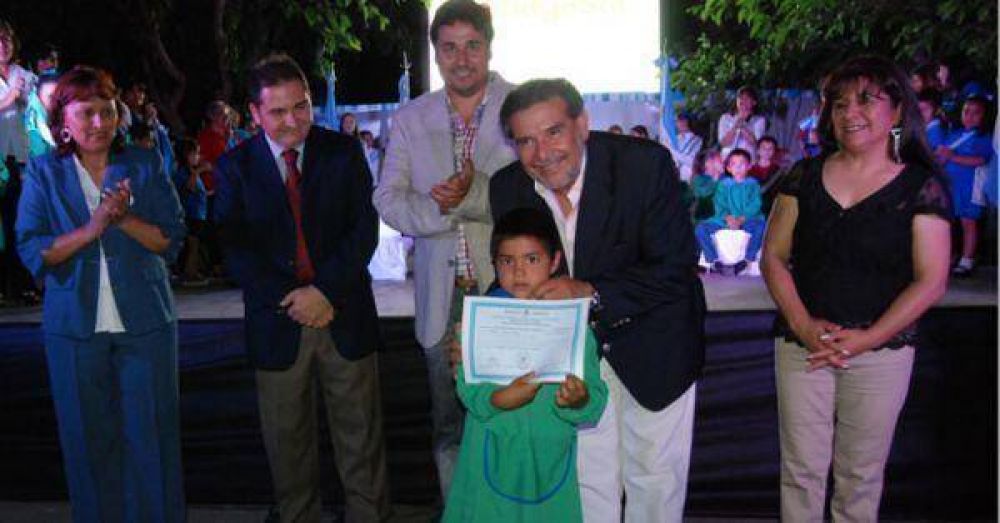 Beder Herrera: "La educaci�n se les hizo carne a los riojanos"